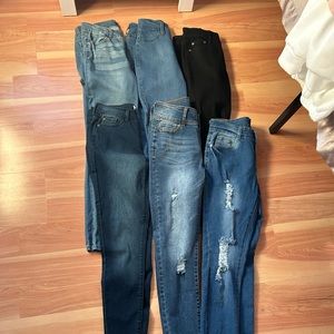 (6) pairs of gently worn woman’s size 5 jeans